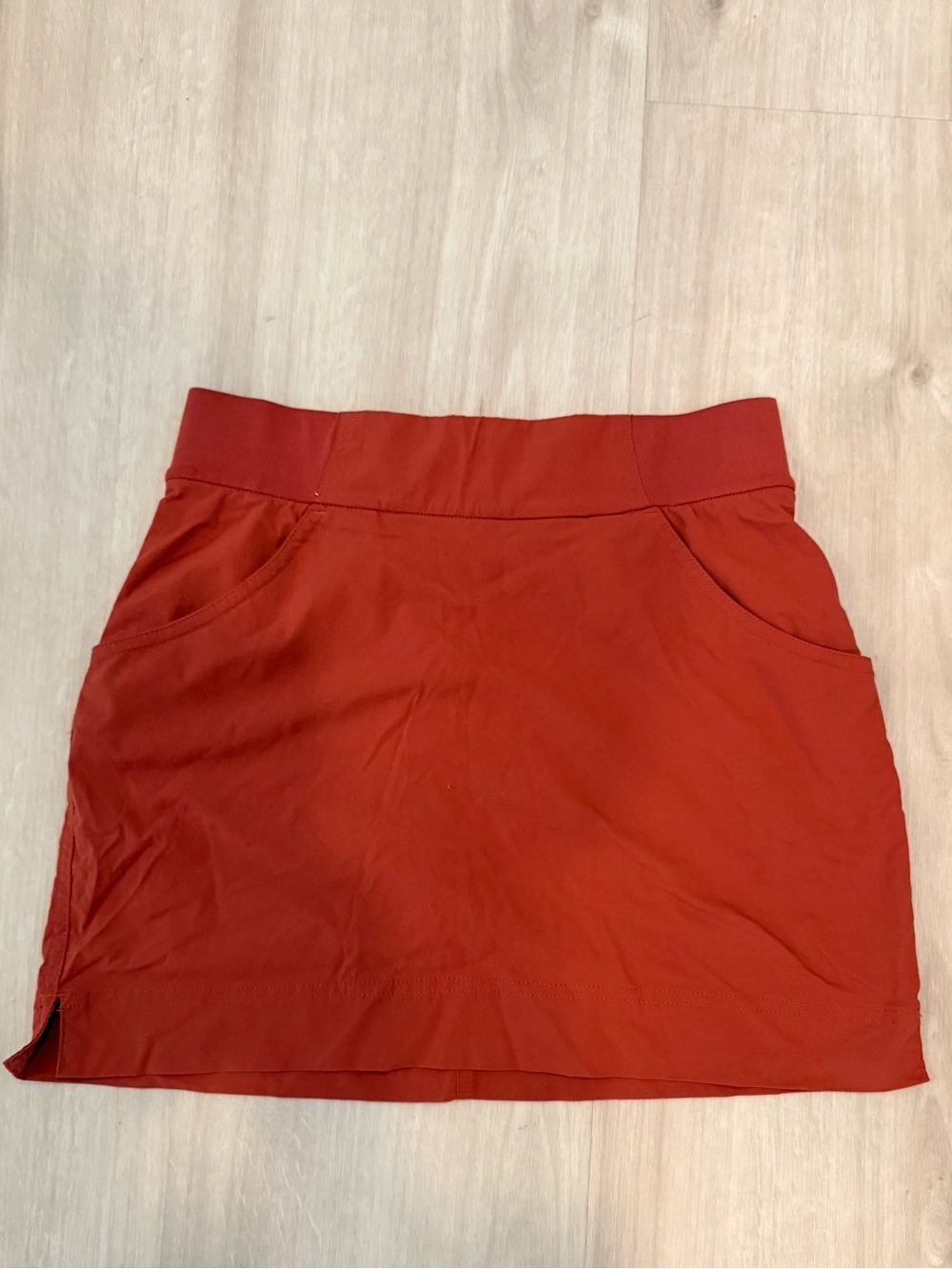 Columbia Active Mini Skort with Front Pockets and small side slits.